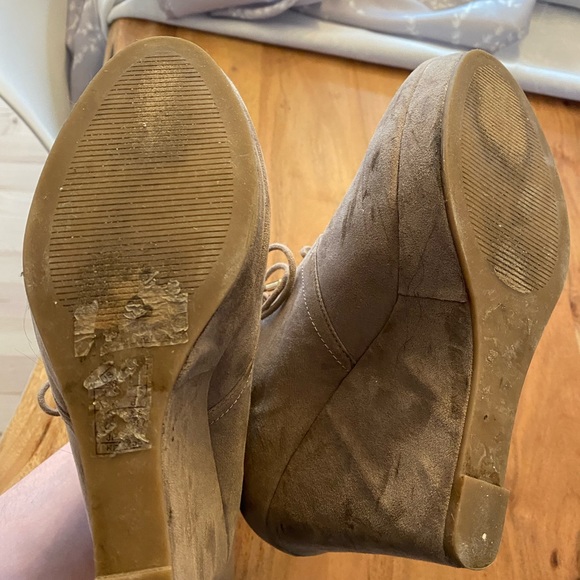 Forever 21 boots - Picture 4 of 4